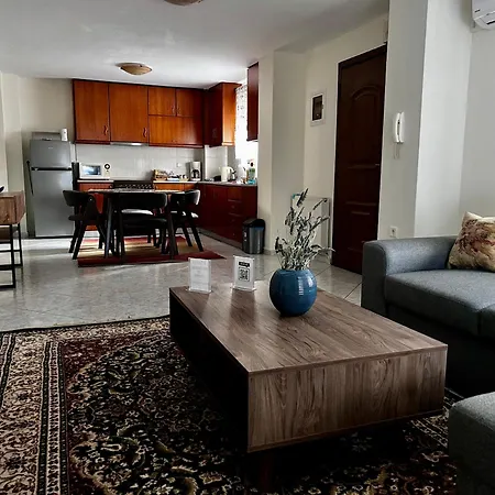 Elia Apartment